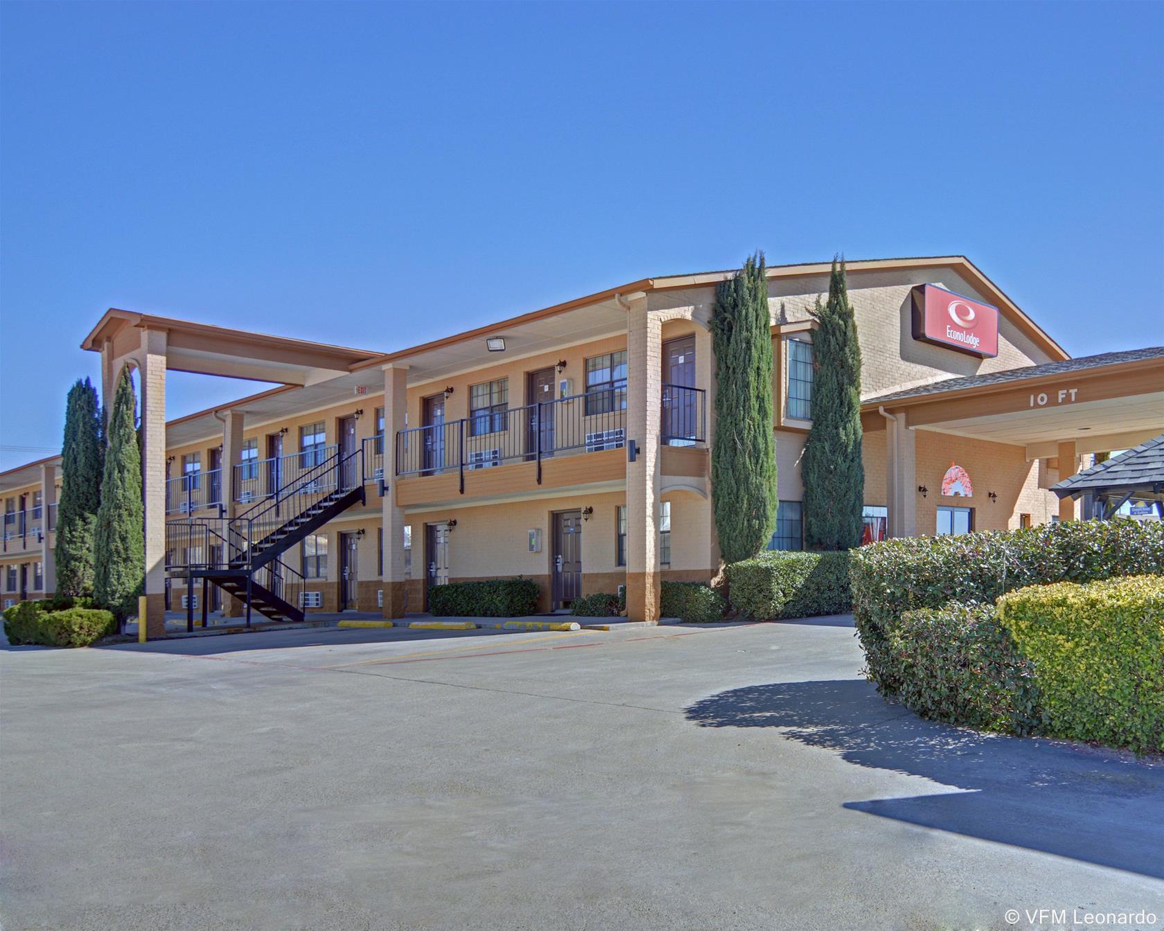 Super 8 By Wyndham Decatur Texas Hotel Exterior photo